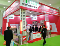 2019中国山东国际酒店草莓视频懂你更多设备展第二天，参观者源源不断的到来